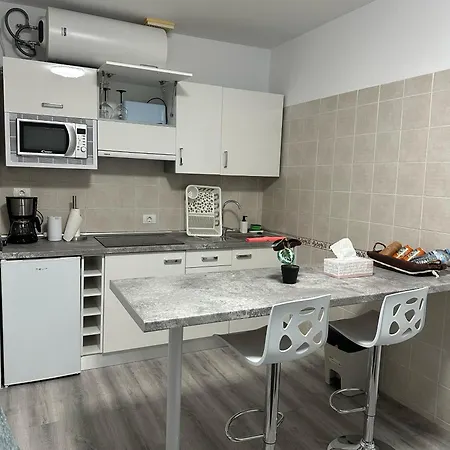 Everything Need Right Here Apartamento